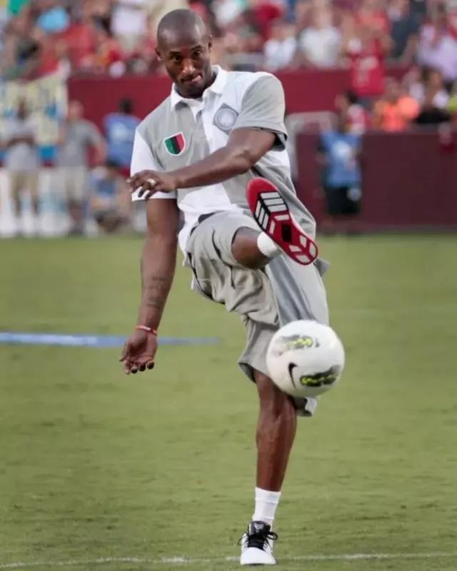 阿奇姆彭迎来中超第200场里程碑，此前199场贡献68球21助