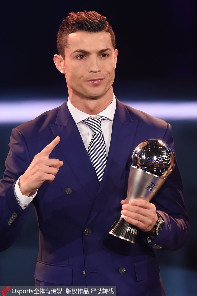 里程悲！伦纳德快船生涯30+次数达到70次，升至队史第二