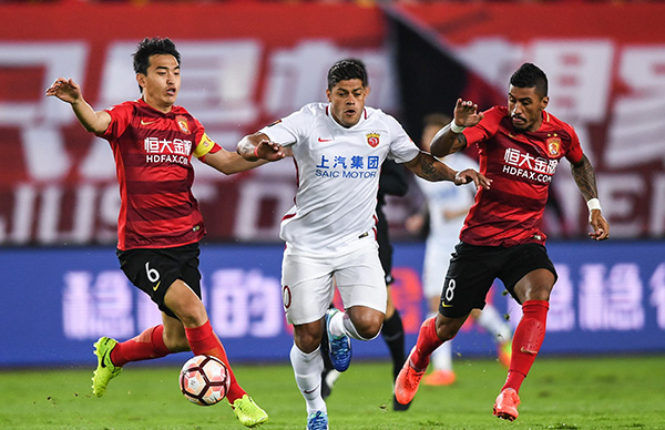 英超：曼联客场2-1击败莱斯特城