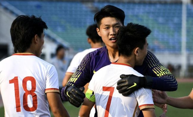 黄蜂官方：三球左脚踝酸痛，本场比赛不会回归