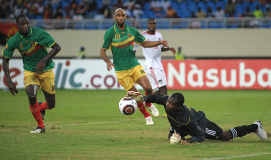 慕尼黑1860主席曾抱怨海纳未认出自己，拜仁球迷拉横幅回怼