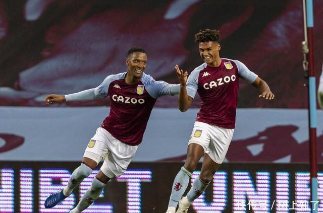 梅西：布斯克茨和阿尔巴能以这样的方式退役非常美好