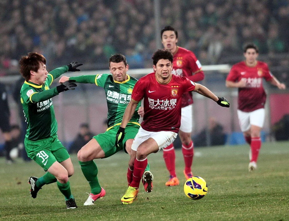 湖人浓眉哥篮下统治力助球队连胜