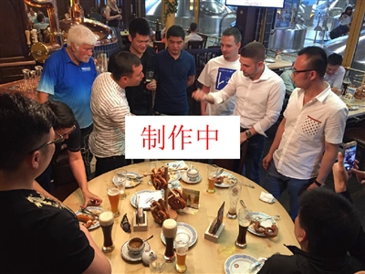 决于训
