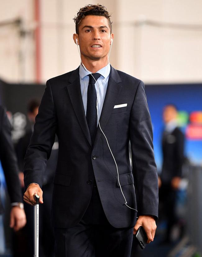 任骏飞接班人！广东男篮18岁小将王洪泽高效砍下15分8板3助攻